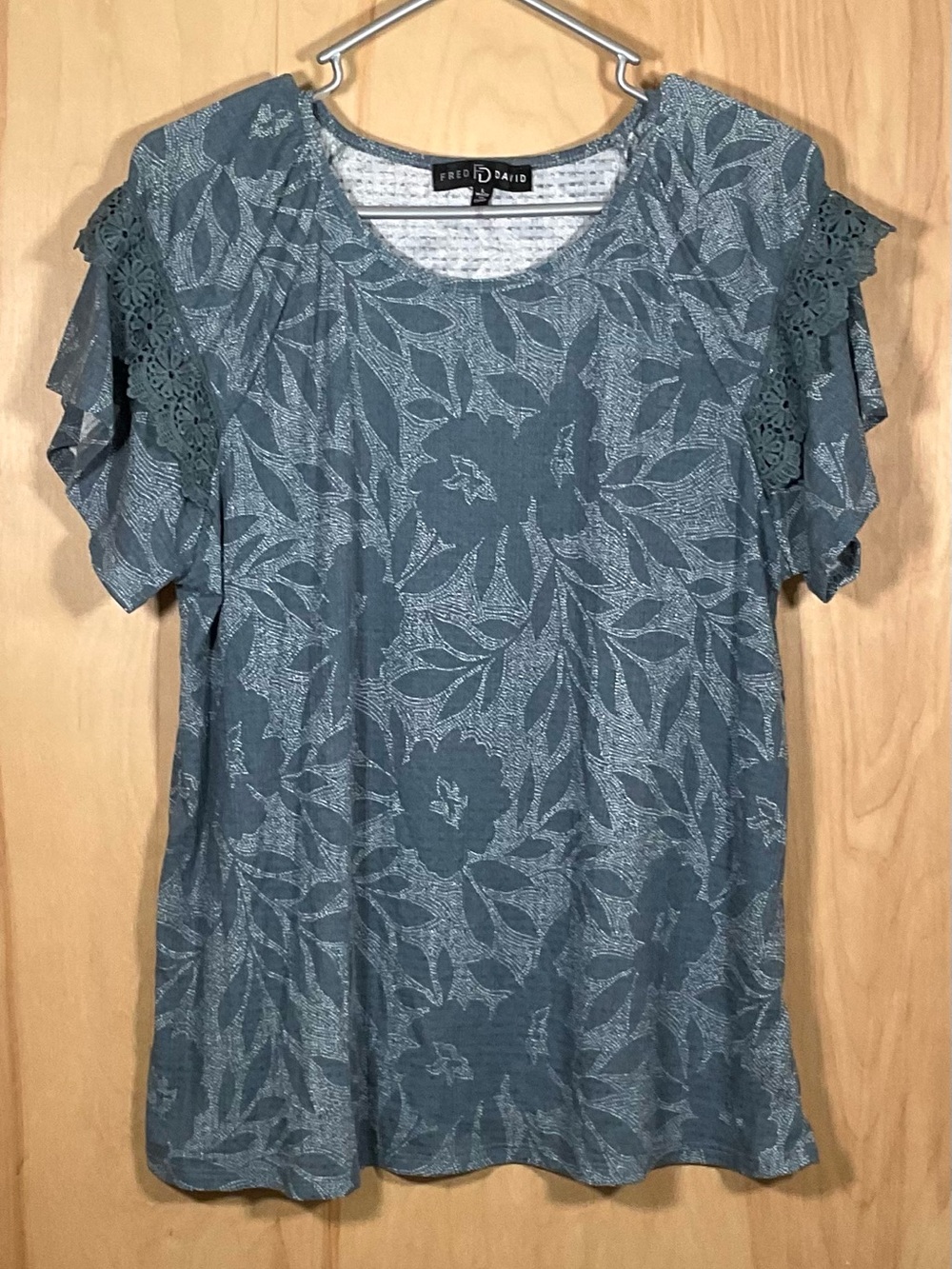 Fred David Short Sleeve Floral Leaf Pattern Stretch Blouse - EUC